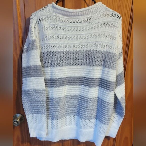 Women's New Sweater Size 0xl - Picture 2 of 4